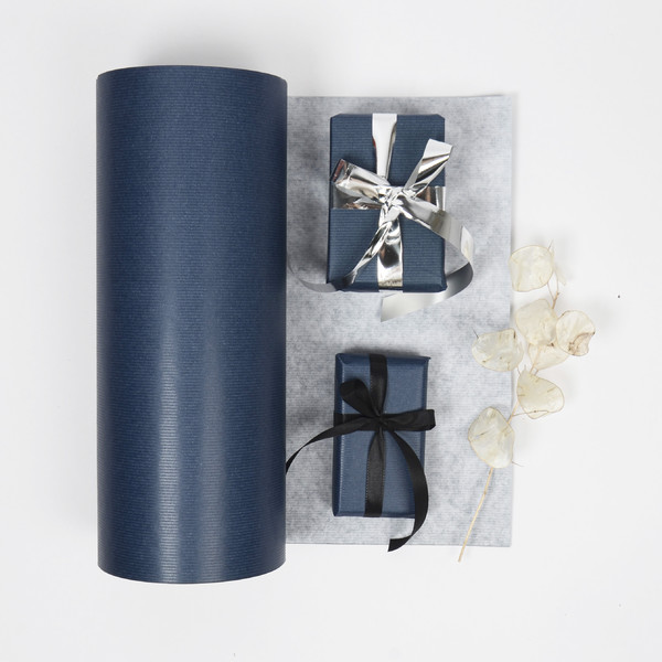 Presentpapper - Mörkblå ribbat