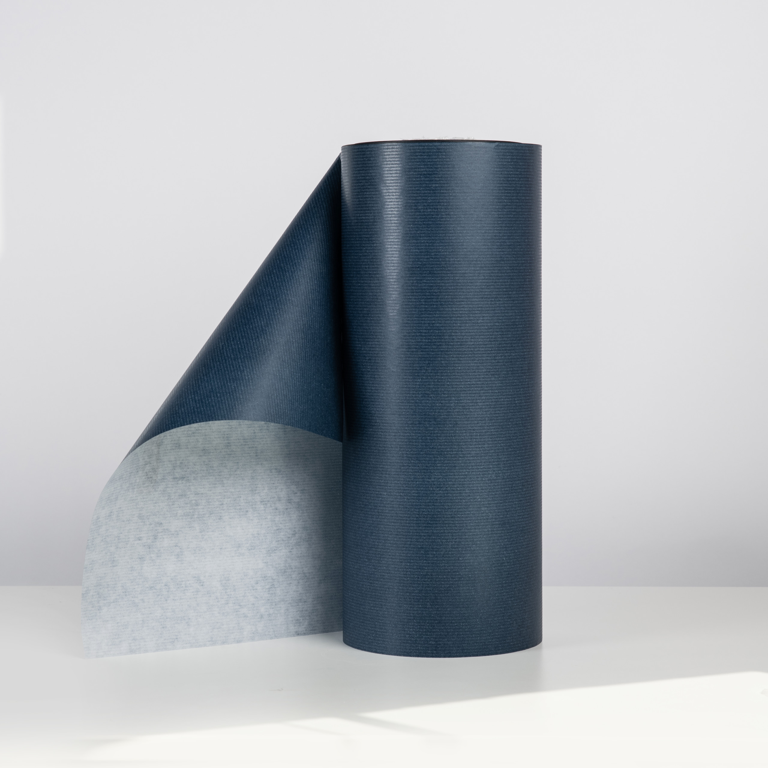 Presentpapper - Mörkblå ribbat - Bild 4