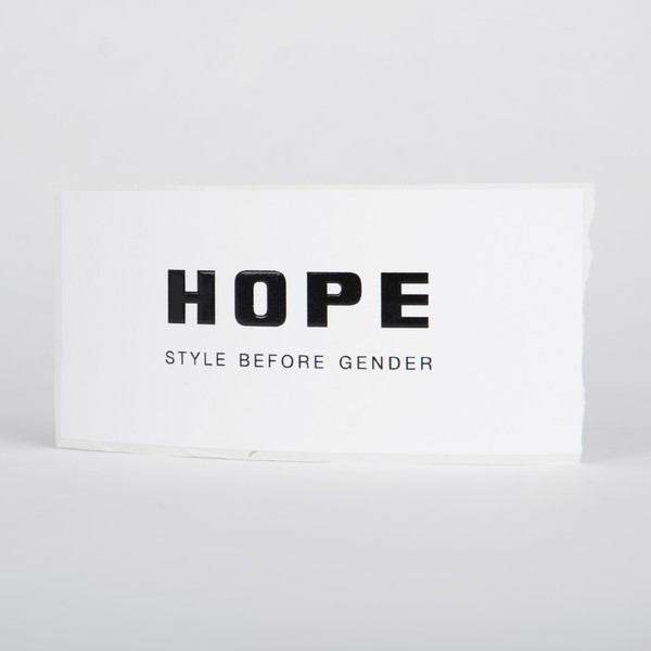 Hope - Etikett matt vit, svart logo, 1000st/fp (500/rl x2)